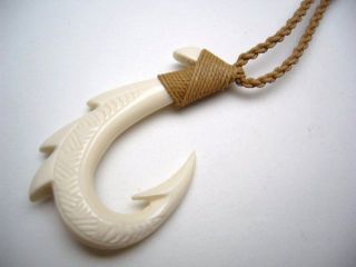 Hawaiian Hawaii Jewelry Fish Hook Bone Carved Pendant Necklace/choker 35057 - 1