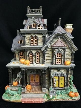 Lemax 85708 DREADFUL MANOR Spooky Town Lighted Building Halloween Decor 6