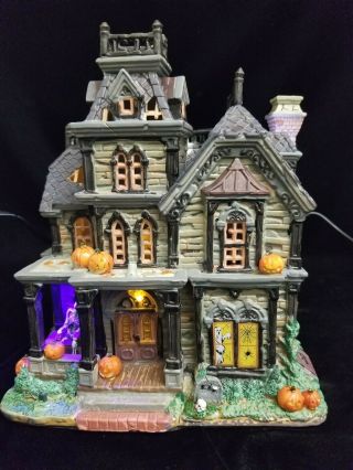 Lemax 85708 DREADFUL MANOR Spooky Town Lighted Building Halloween Decor 7