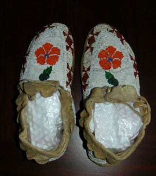 PAIR NATIVE AMERICAN SIOUX INDIAN BEADED MOCCASINS 5