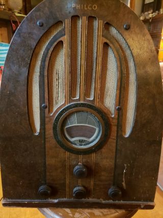 Antique Philco Model 37 - 89 Cathedral Radio
