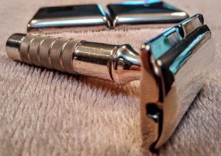 FABULOUS CASED REYNA TAXCO SOLID STERLING SILVER DE SAFETY RAZOR 2