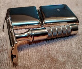 FABULOUS CASED REYNA TAXCO SOLID STERLING SILVER DE SAFETY RAZOR 3