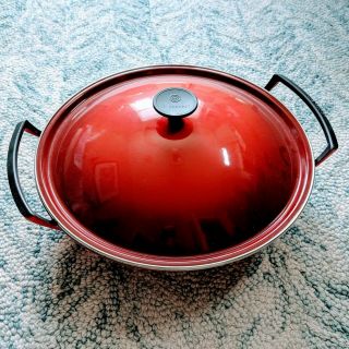 Le Creuset Cerise Red Cast Iron Wok With Enameled Lid 14 Inches