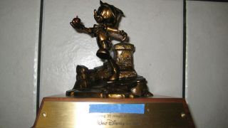 Walt Disney World 35 year service award Pinocchio statue - - 8
