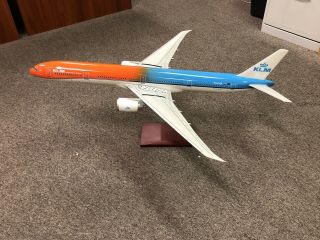 1/100 Klm 777 - 300 Er Orange Pacmin Type Corporate Model