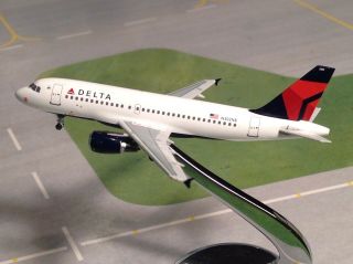 Delta Airlines Airbus A - 319 N302nb 1/400 Scale Model Aeroclassics