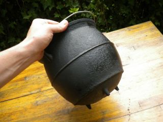 Antique Cast Iron No.  7 Three Leg Ribbed Kettle Bean Pot Cauldron
