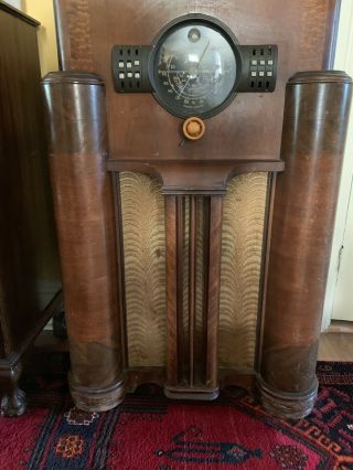 Vintage Zenith B677399 Am/shortwave Console Radio.