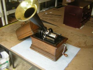 Edison Standard Model D 2/4 Minute Combination Cylinder Phonograph Sn768847