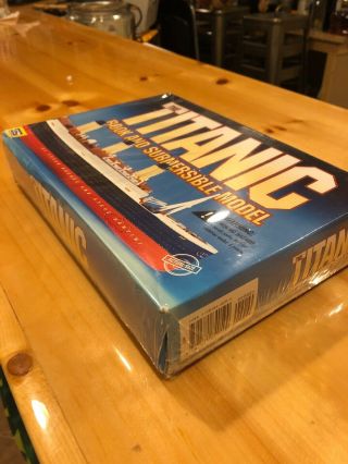 The TITANIC BOOK AND SUBMERSIBLE MODEL By Susan Hughes & Steve Santini 4