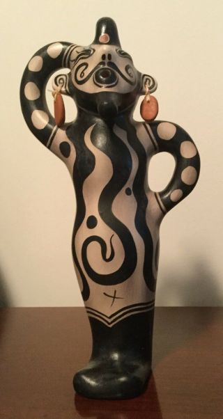 Virgil Ortiz Pottery Figure M: 10.  5” T5.  5”W (old Style Mono) 3