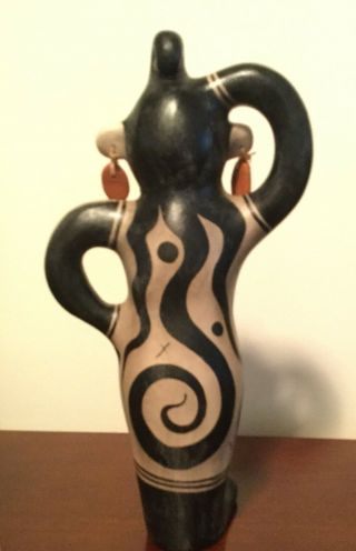 Virgil Ortiz Pottery Figure M: 10.  5” T5.  5”W (old Style Mono) 7