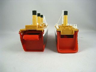 R.  M.  S Titanic Break Away Toy Boat Submersible Model 16 Inches Long 8