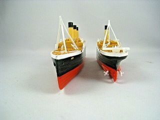 R.  M.  S Titanic Break Away Toy Boat Submersible Model 16 Inches Long 9