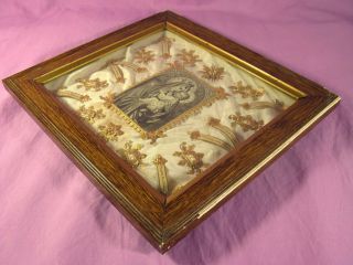 OLD ORNATE FRENCH FRAME RELIQUARY WITH 8 HOLY RELICS. 12