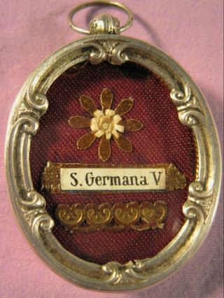 ANTIQUE FRENCH SILVER THECA CASE WITH A RELIC OF ST.  GERMAINE. 2