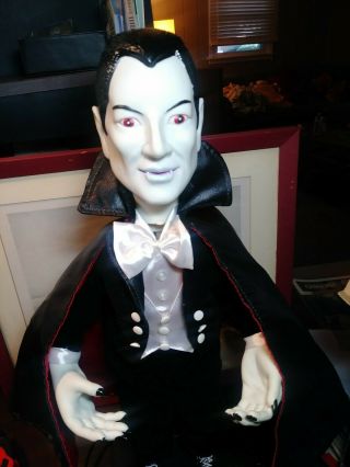 DRACULA ANIMATED UNIVERSAL STUDIOS MOTION - ETTE,  PRE - OWNED.  W/BOX TELCO 1992 3