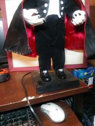 DRACULA ANIMATED UNIVERSAL STUDIOS MOTION - ETTE,  PRE - OWNED.  W/BOX TELCO 1992 6