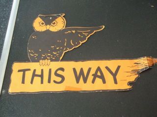 Halloween Owl - Pointing Direction - 1940s/50s - Cardboard - 14 X 8 1/2 Inches