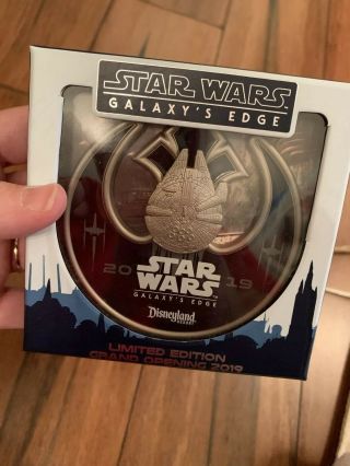 Star Wars Galaxy’s Edge Disneyland Limited Edition Grand Opening Media Pin 2019