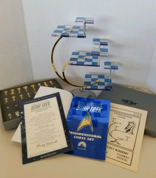 1994 Official Star Trek Tridimensional 3d Chess Set,  & Booklet Franklin