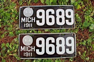 1911 Michigan Porcelain License Plate Pair Tag 9689