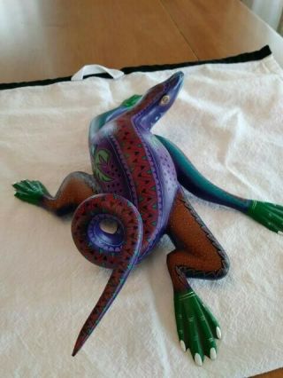 OAXACA WOOD CARVING LIZARD 2002 BY JACOBO AND MARIA ANGELES 2