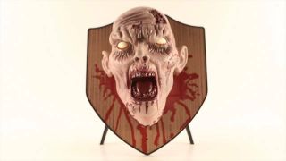 Halloween Animated Zombie Head Trophy Plaque Wall Mount Halloween Prop - Bloody