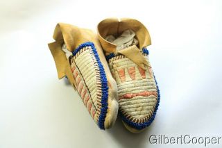 CROW INDIAN QUILLED AND BEADED MENS MOCCASINS 2