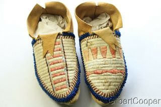 CROW INDIAN QUILLED AND BEADED MENS MOCCASINS 5