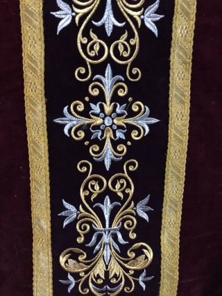 Red embroderie Roman Chasuble,  vestment,  chalice,  monstrance,  reliquary 3