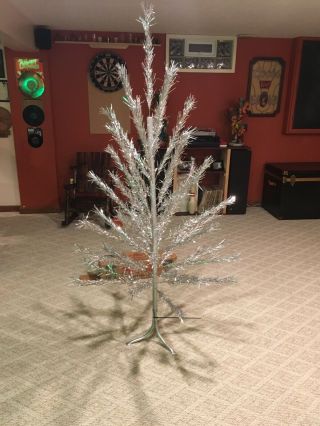 Sparkler 6’ Aluminum Christmas Tree Box