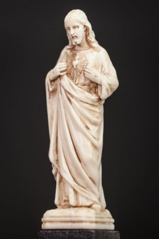 Sacred Heart of Jesus Sculpture | Christ Statue | Dieppe Carving Precious Noble 2