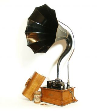 Near 1911 Edison Standard F Phonograph W/cygnet Horn & 2/4 Minute Gearing