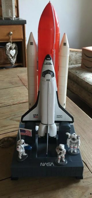 Space Shuttle Atlantis Model Toy With Figures By Realtoys.  Rare And Deleted Nasa