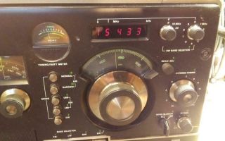 Sony CRF - 320 AM,  FM,  Shortwave Radio Receiver 3