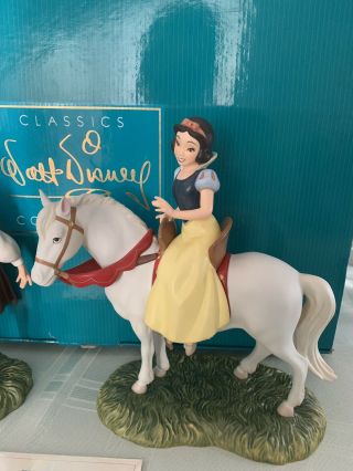WDCC Snow White on horse and Prince Away to His Castle With 6