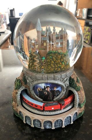 Harry Potter Hogwarts Illuminated Musical Snow Globe Bradford Exchange