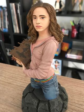 Harry Potter Hermione Granger Bust by Gentle Giant 7