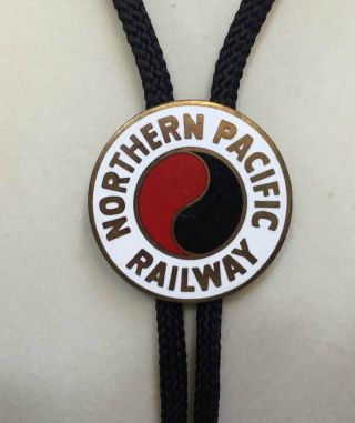 Bolo Tie Enamel Northern Pacific Railway Disc Brass A Classic Issue Rope Cord