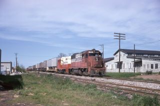 Slide Ic Illinois Central Gp40 3053,  8445 W/train - Jackson Ms - 1974