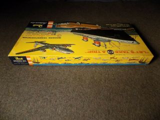 Revell 1956 CBS Let ' s Take A Trip SS United States Gift Set 3