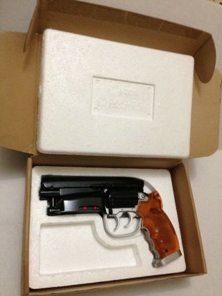 Blade Runner Blaster Prop (out Off World Mfg. ) Limited Edition With Light