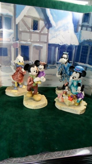 Disney Goofy Scrooge Minnie Mickey Mouse Christmas Carol Le Scotland Figurine