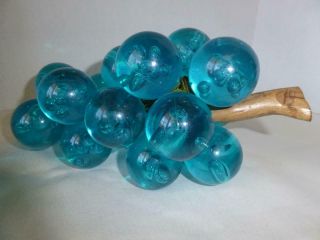 3 pc MID CENTURY LUCITE ACRYLIC TURQUOISE GRAPE CLUSTER & CANDLESTICK HOLDERS 4