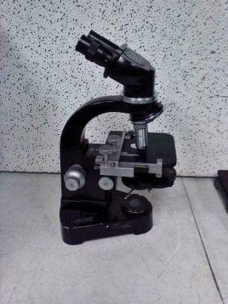 Vintage Leitz Wetzlar Binocular Microscope 1967 - 72 with 2 objectives 2