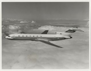 Large Vintage Photo - Western Airlines B727 N2801w In - Flight