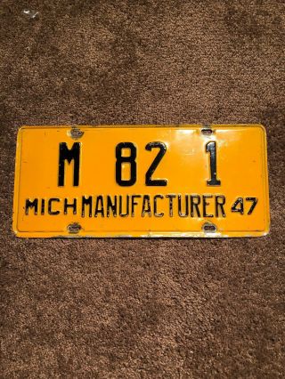 1947 Michigan Manufacturer License Plate M 82 1