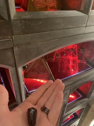 Disneyland Star Wars Galaxy’s Edge Black Kyber Crystal With Sith Holocron 10